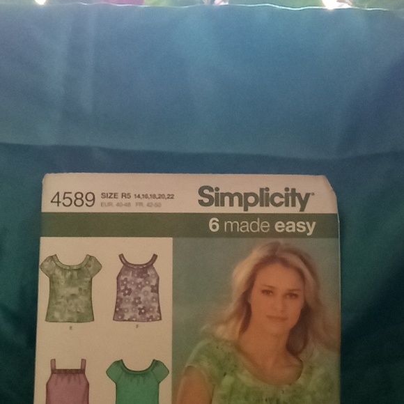 6 different blouses simplicity pattern In one nwot - Picture 2 of 4